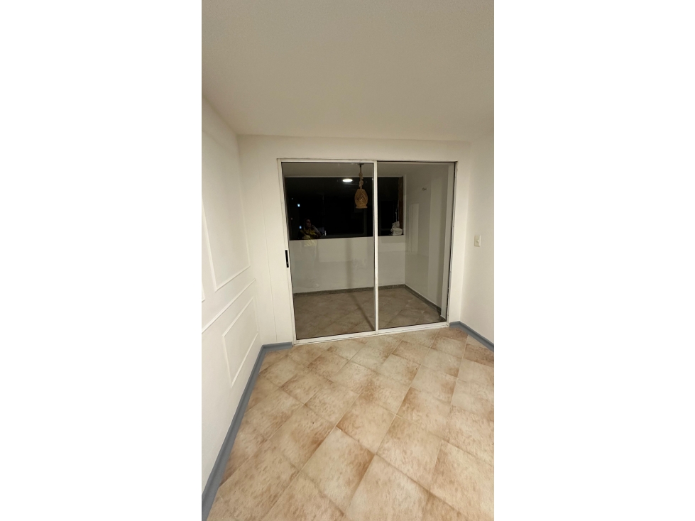 VENDO APARTAMENTO EN LAURELES 92 METROS. — foto 2