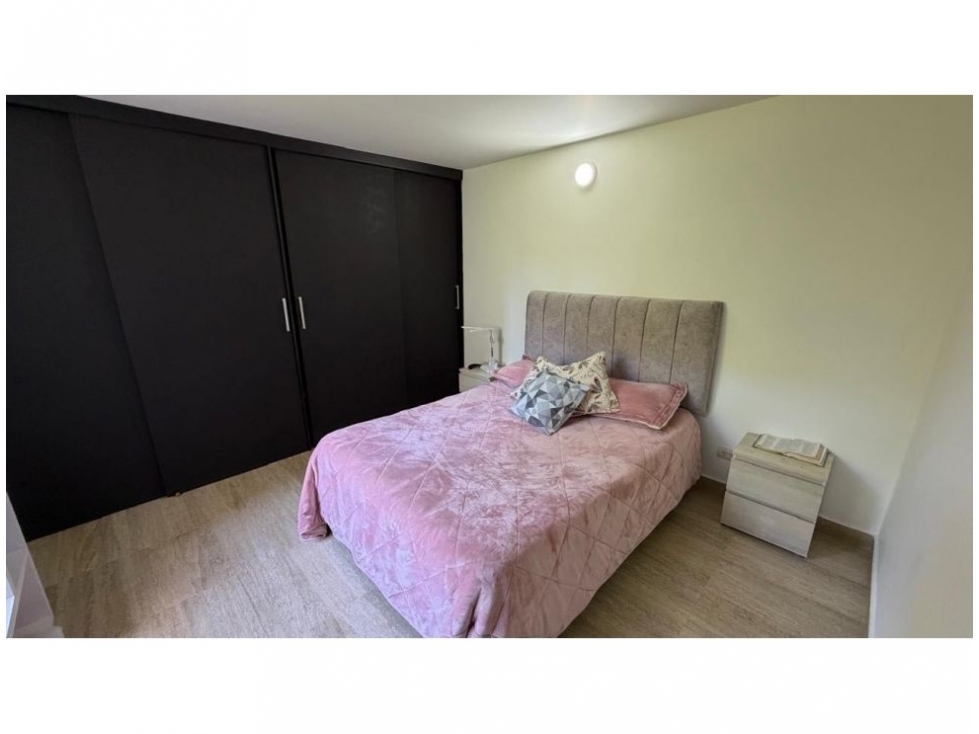 Venta de Apartamento - Loma de Los Bernal — foto 2
