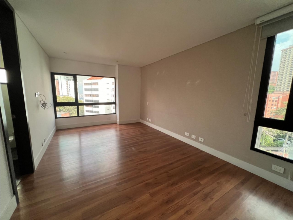 Venta Apartamento en el Poblado, Loma del Campestre sector Drive inn