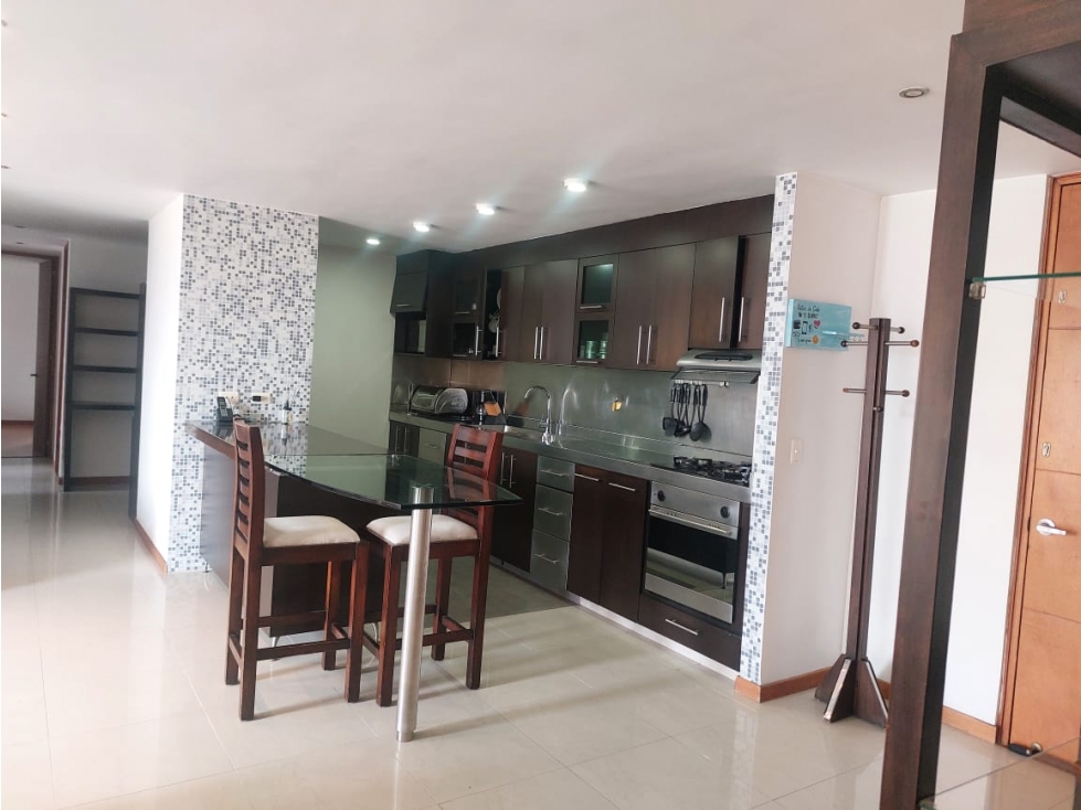 Apartamento en venta poblado. Loma del encierro.