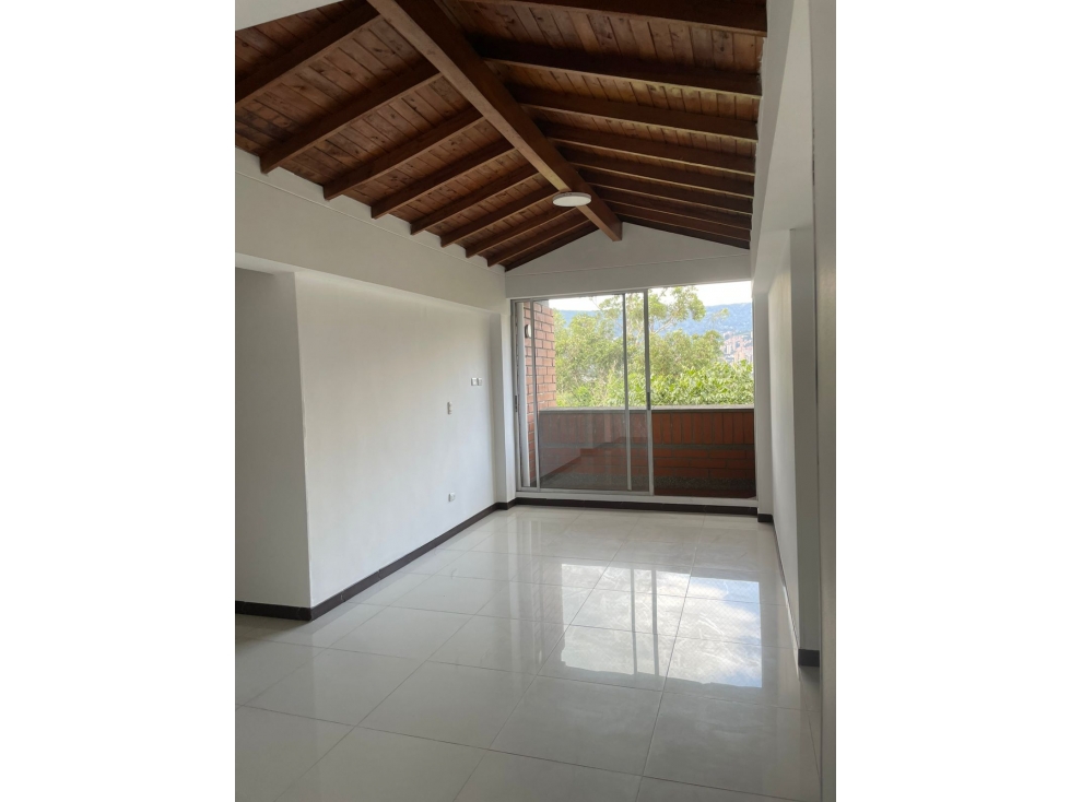 VENTA APARTAMENTO LOMA DE LOS BERNAL — foto 5