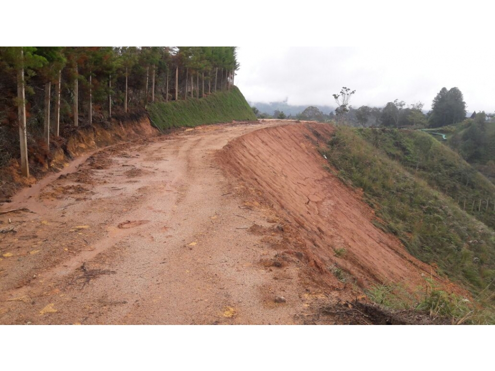 TERRENO EN VENTA FRENTE A LA PIEDRA DEL PEÑOL - 4