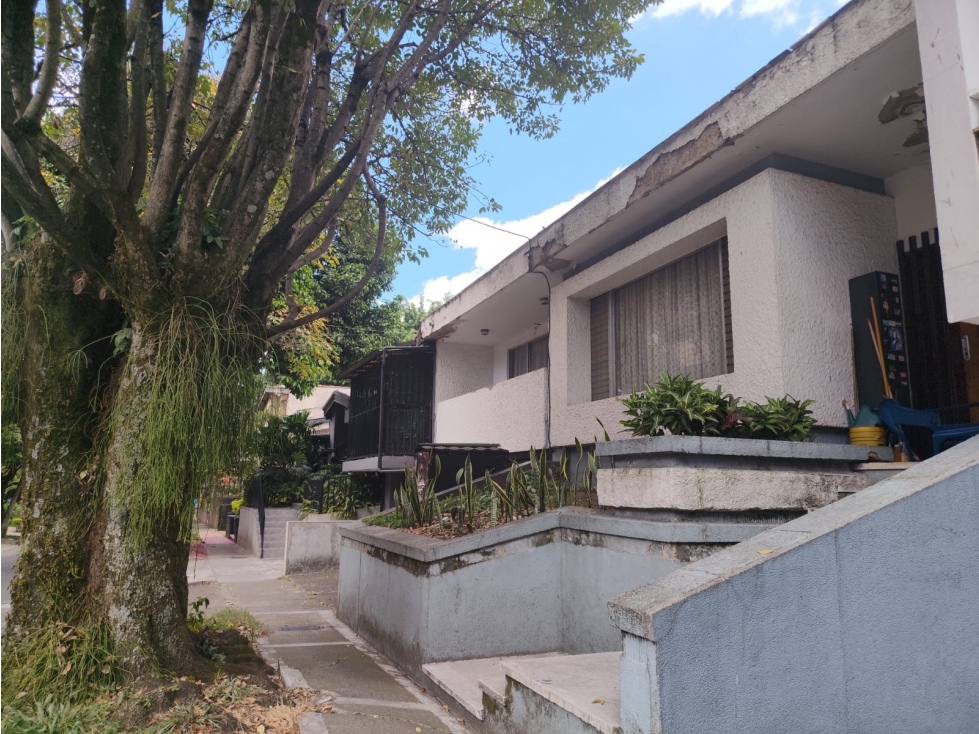 CASA LOTE EN VENTA LA CASTELLANA