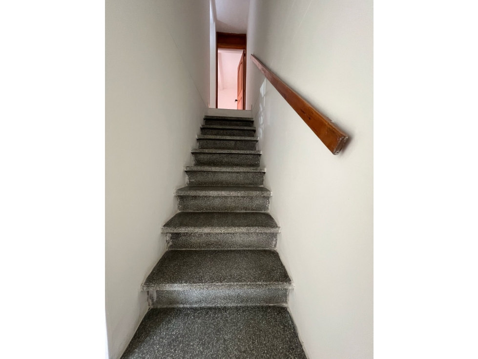 Se vende casa de tres niveles en Rodeo Alto — foto 6