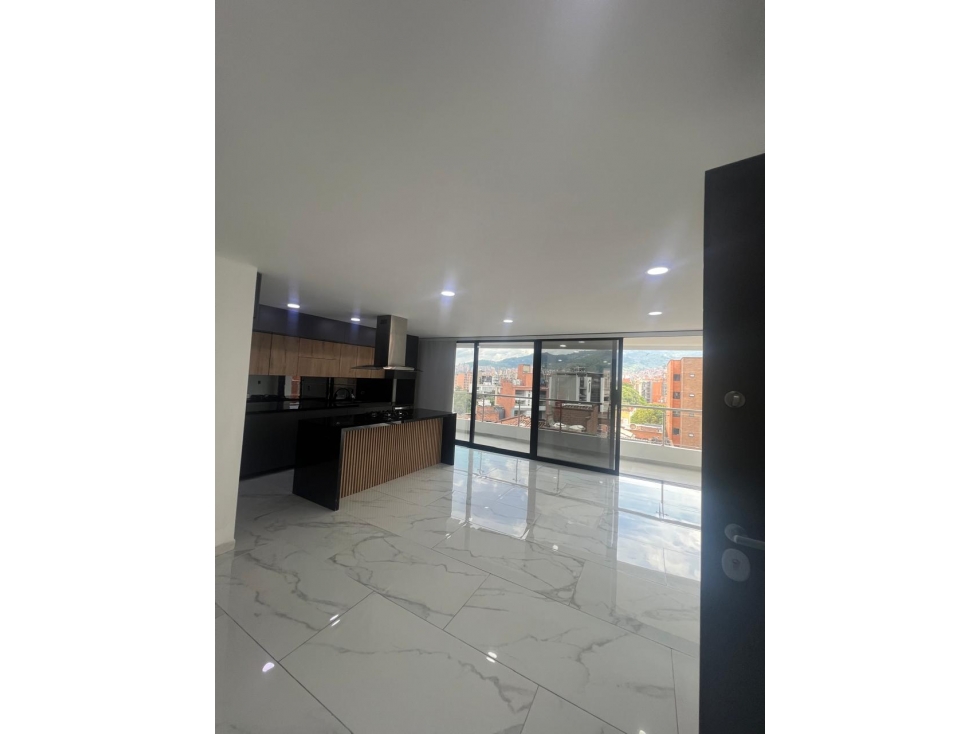 PENTHOUSE DUPLEX EN EL CORAZON DE LAURELES