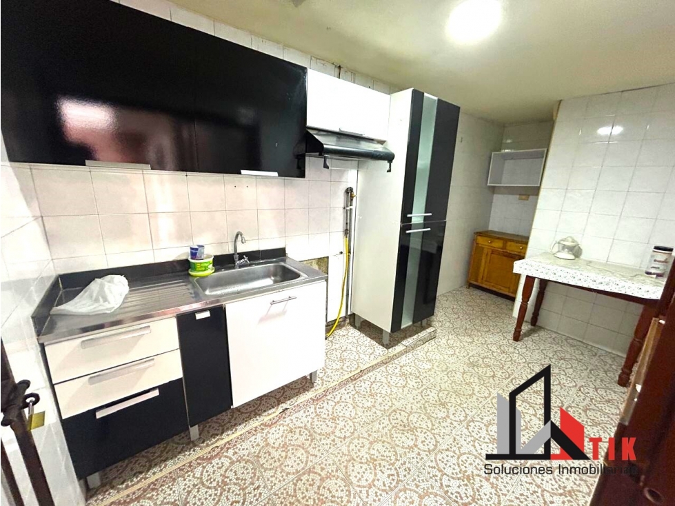 CASA EN VENTA KENNEDY - 4