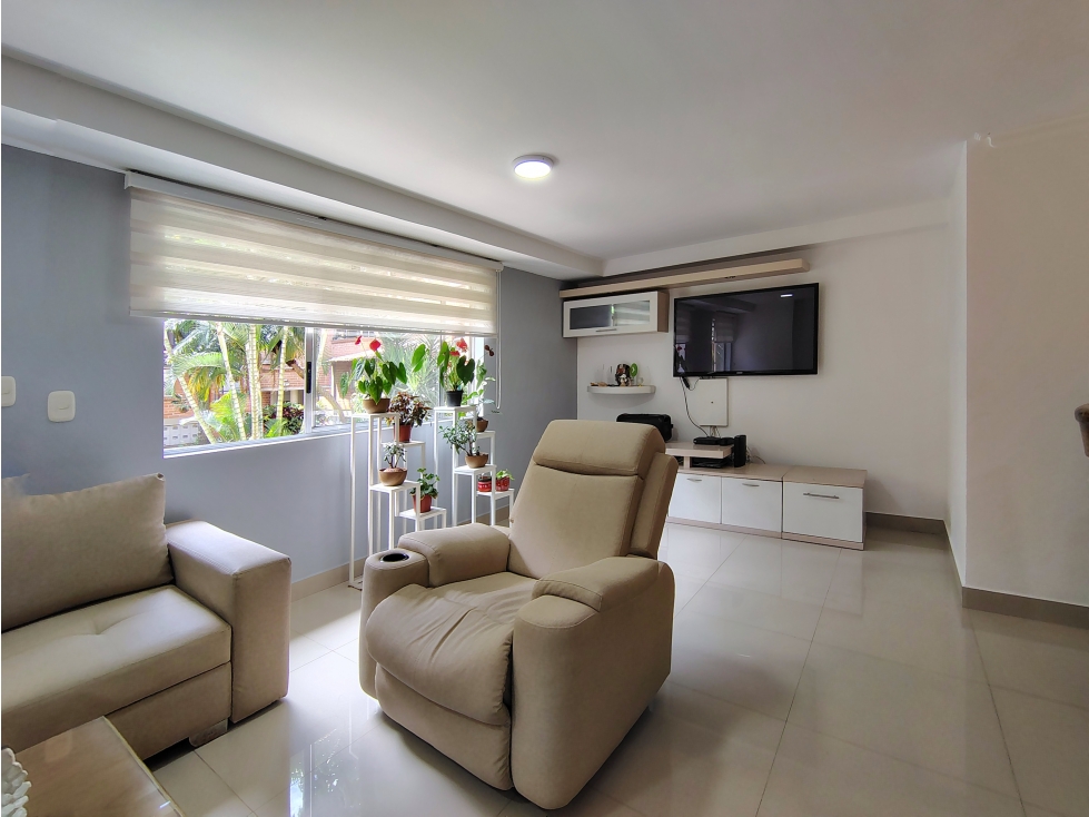 Apartamento en venta en La Castellana, Laureles, Medellín — foto 2