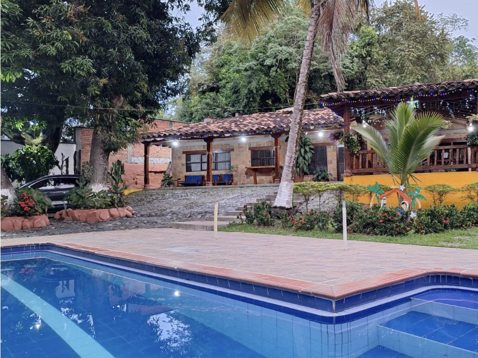Finca de recreo en venta San Jerónimo con piscina y 18 camas Airbnb