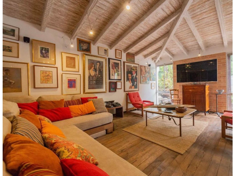 Casa campestre independiente en venta en Envigado Loma Las Brujas — foto 3