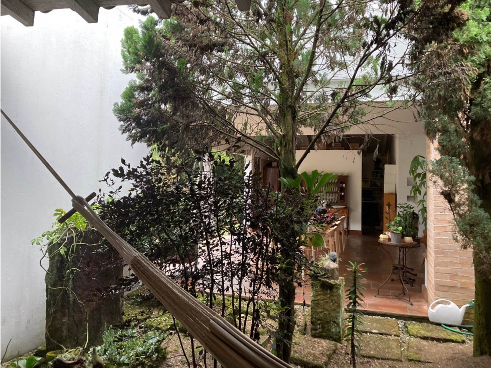 Casa campestre independiente en venta en Envigado Loma Las Brujas — foto 2