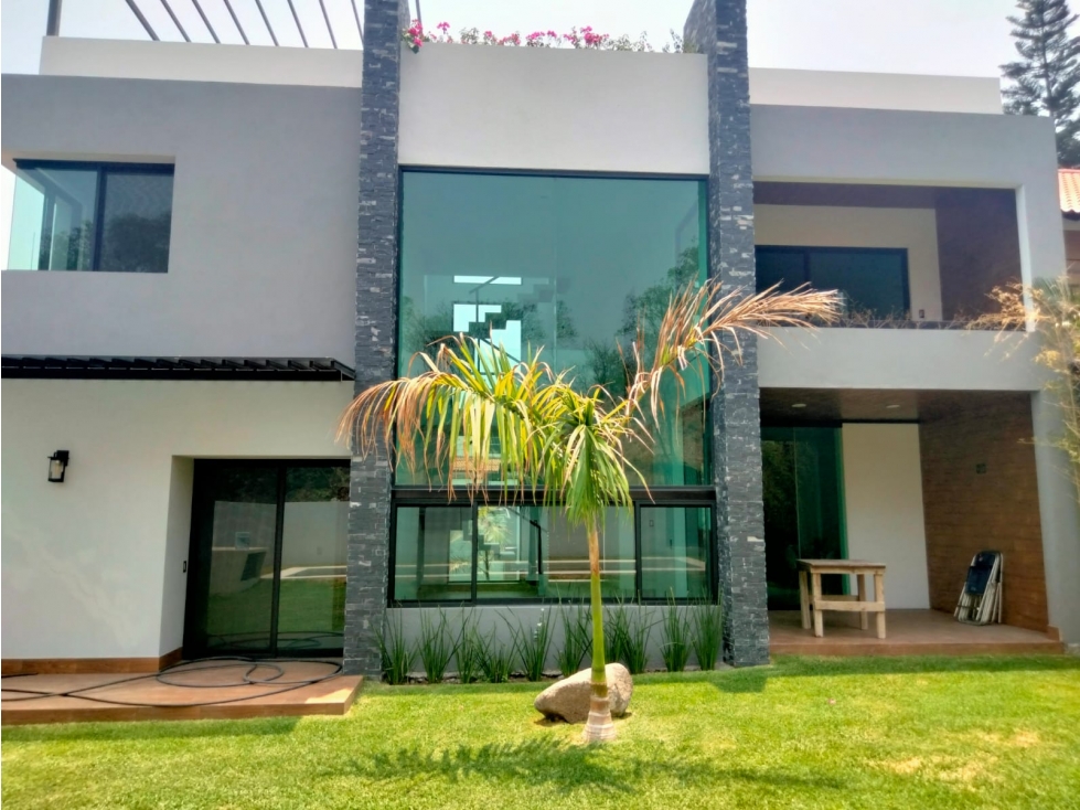 Moderna y hermosa casa al sur de la Ciudad