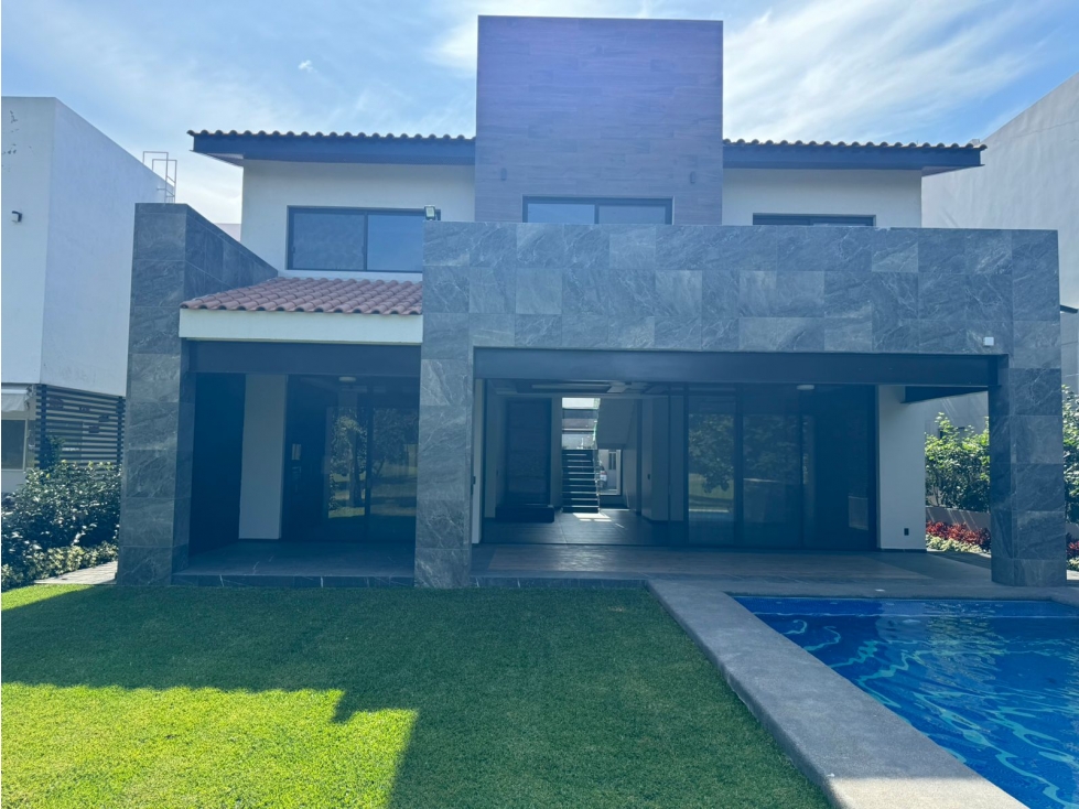 Preciosa Casa en el exclusivo Fraccionamiento Paraiso Country Club - 3