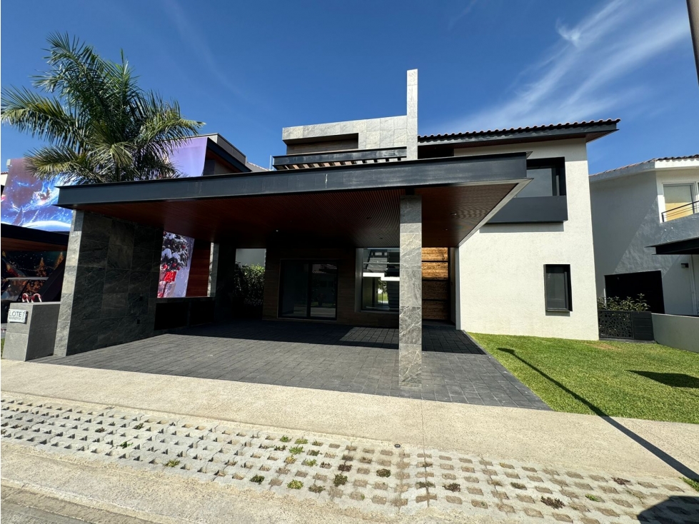 Preciosa Casa en el exclusivo Fraccionamiento Paraiso Country Club - 2