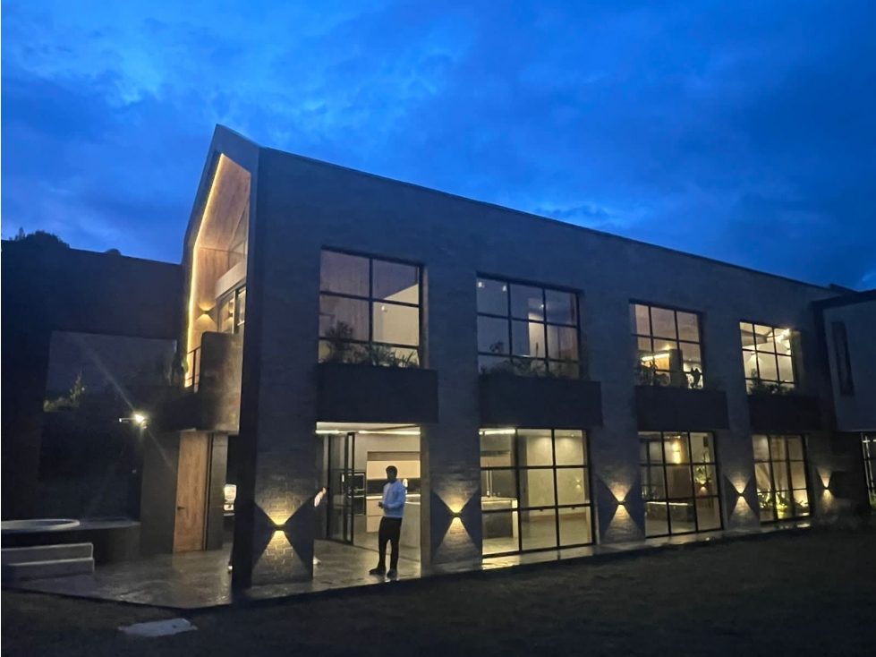 Venta de Casa Campestre en El Alto de las Palmas - 2