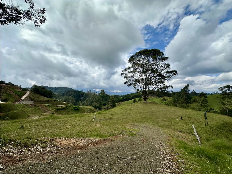 Venta de Lote En El Retiro Pantanillo