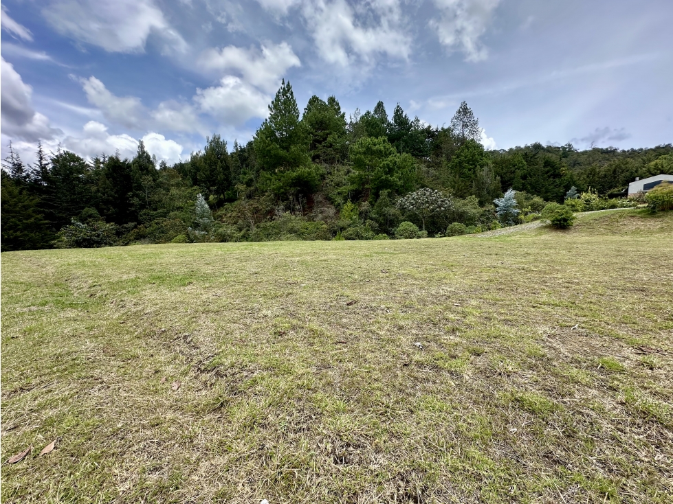 Venta De Lote En El Retiro Pantanillo - 2