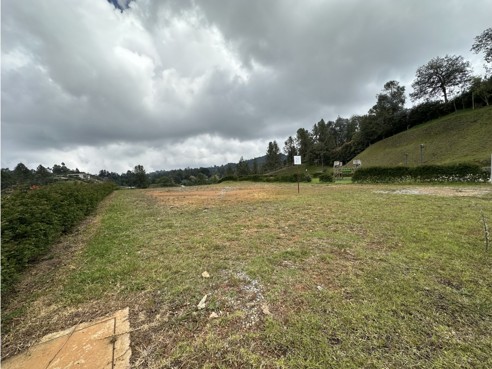 Venta De Lote En El Retiro Carrizales