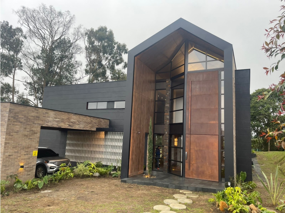 Venta de Casa Campestre en El Alto de las Palmas - 1