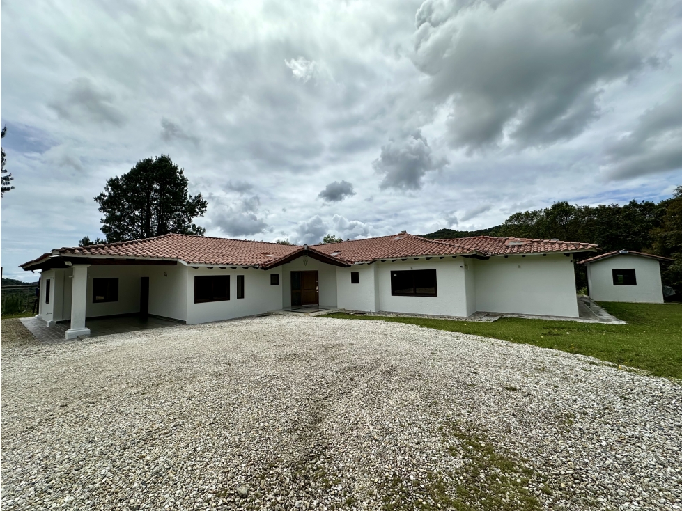 Venta de Casa Campestre Envigado Variante Aeropuerto