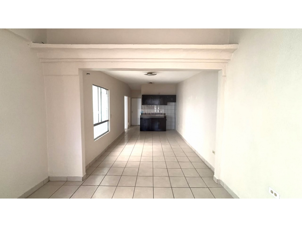 SE RENTA CASA EN VILLAS DEL REAL RECIEN REMODELADA — foto 6
