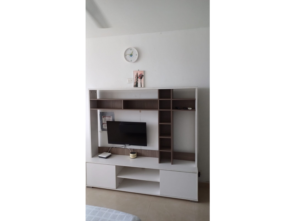 SE VENDE APARTAMENTO AMOBLADO EN EL LAGUITO — foto 2