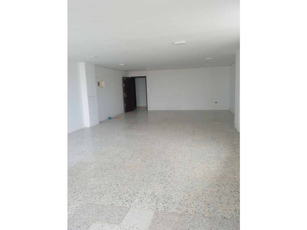 ARRIENDO OFICINA CENTRO