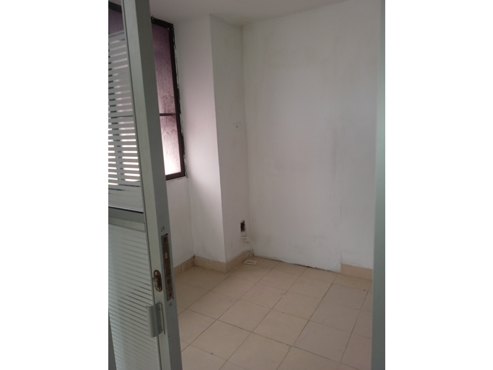 ARRIENDO OFICINA CENTRO