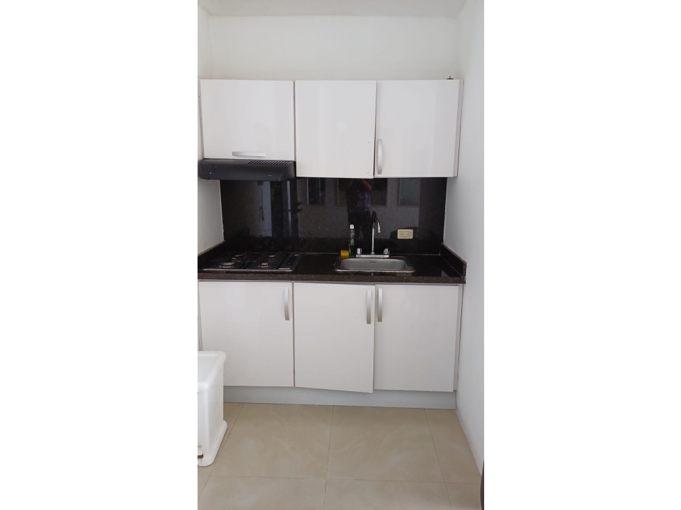 SE VENDE APARTAMENTO AMOBLADO EN EL LAGUITO — foto 4