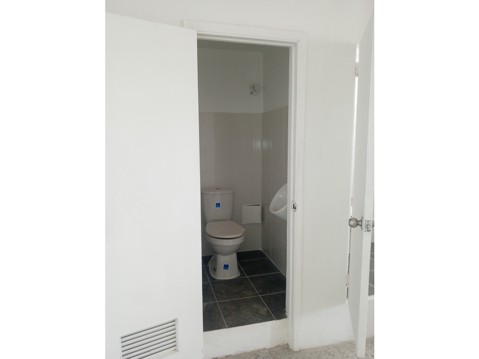 ARRIENDO OFICINA CENTRO — foto 3