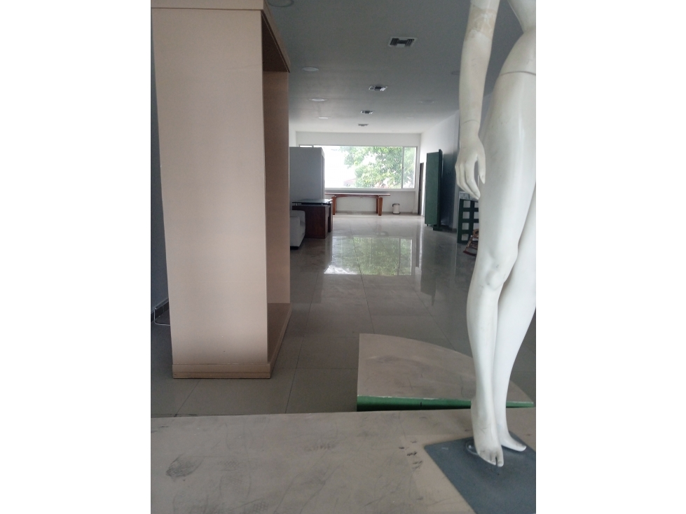 ARRIENDO LOCAL EN BOCAGRANDE — foto 2