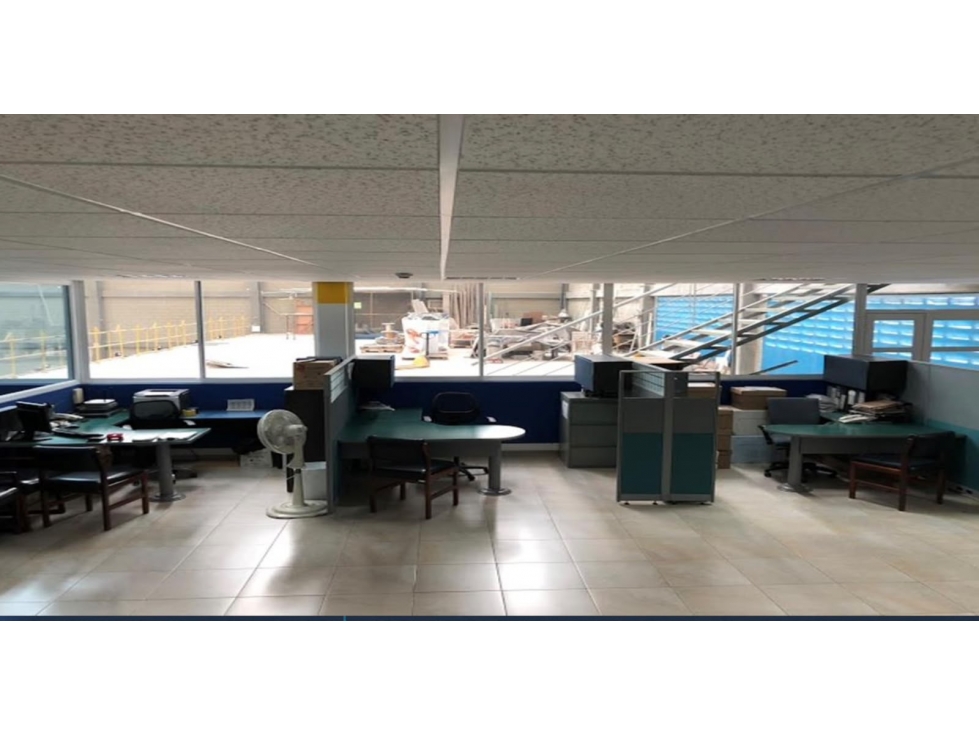arriendo o vendo bodega con edificio de oficinas — foto 3