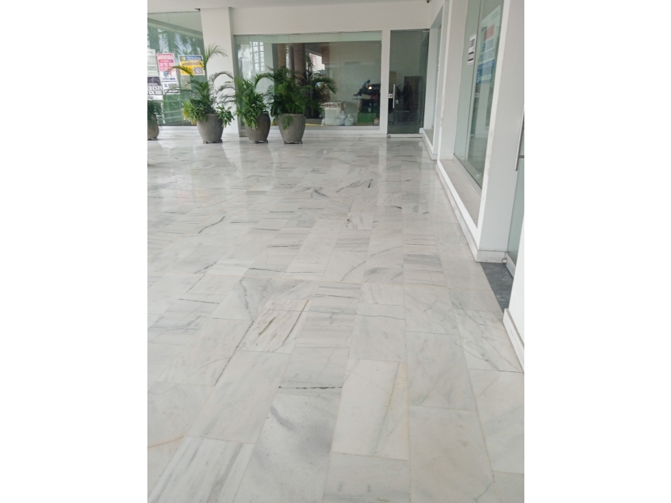 ARRIENDO LOCAL EN BOCAGRANDE — foto 6