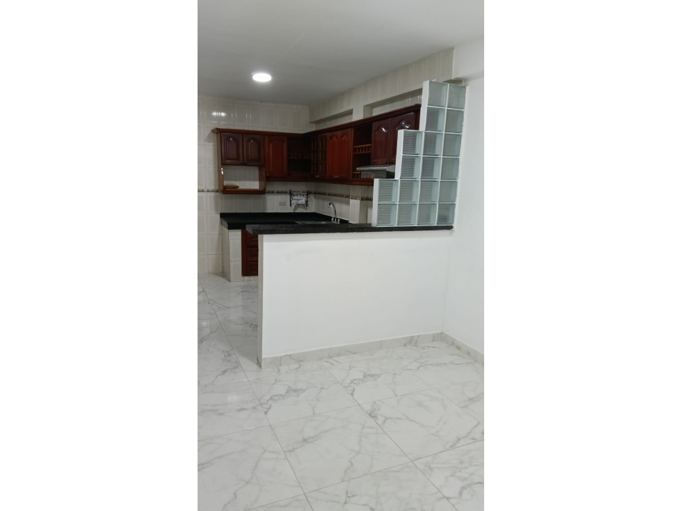se arrienda local comercial en el barrio alto bosque — foto 4