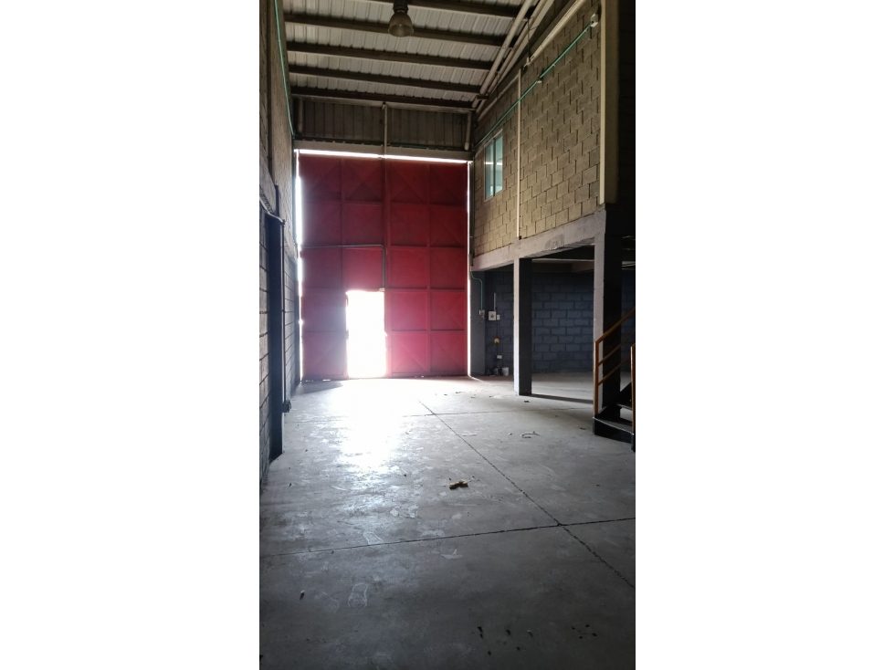 Arriendo Bodega En El Bosque - 1