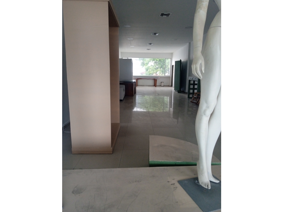 ARRIENDO LOCAL EN BOCAGRANDE — foto 3