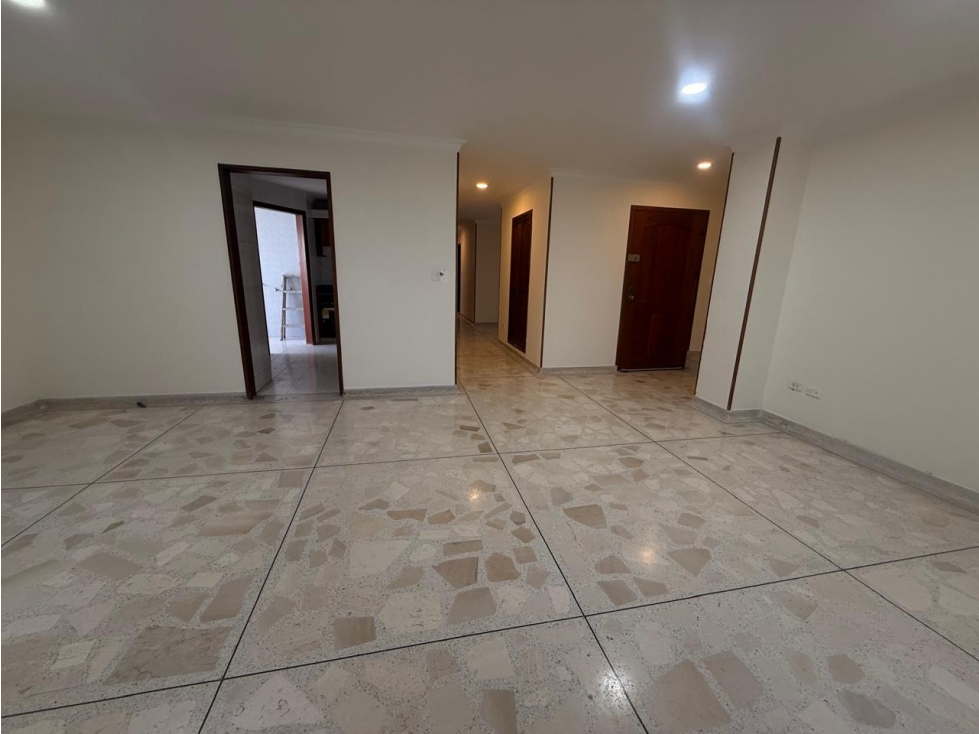 Arriendo Apartamento en Manga — foto 3