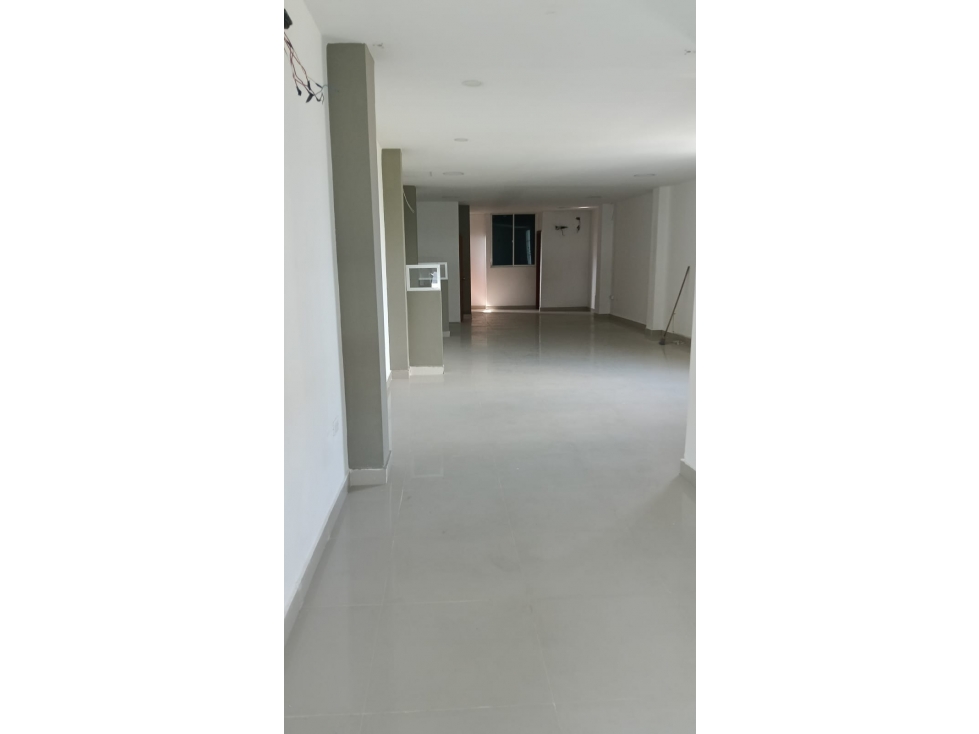 se arrienda local comercial en el barrio manga, edificio elios II - 1