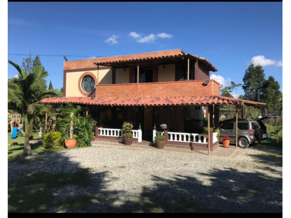 HERMOSA FINCA EN GUARNE - VIA HOJAS ANCHAS