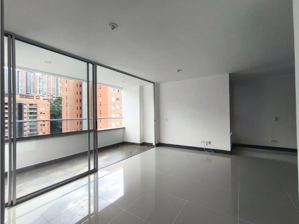 APARTAMENTO EN VENTA EN ENVIGADO SEÑORIAL 70 m² — foto 2