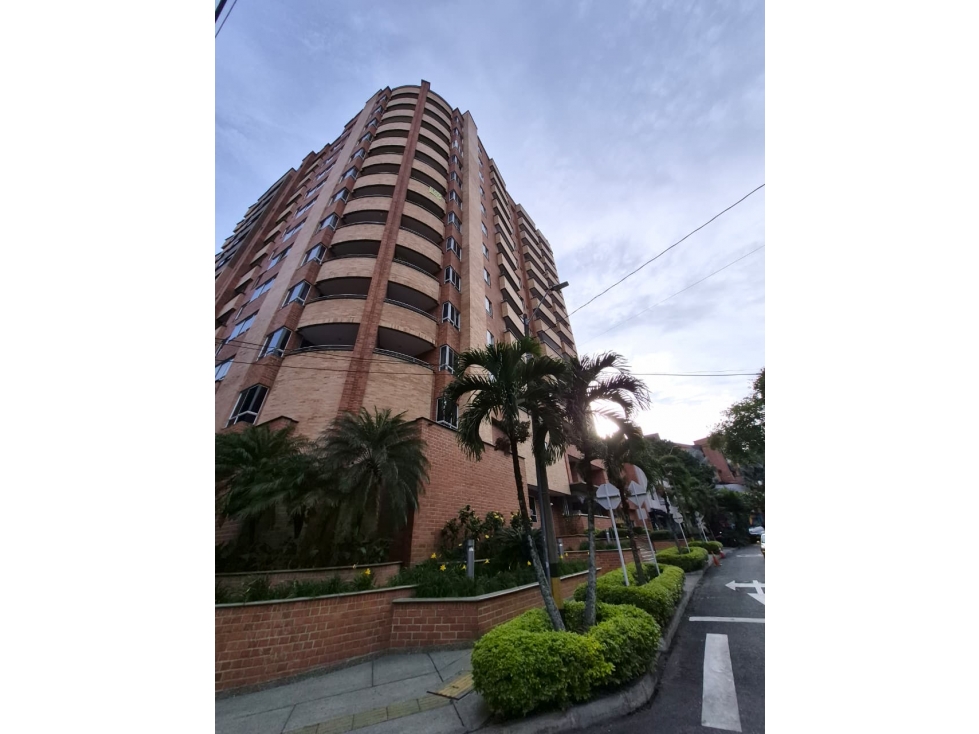 APARTAMENTO CLÁSICO EN EL SEGUNDO PARQUE DE LAURELES — foto 4