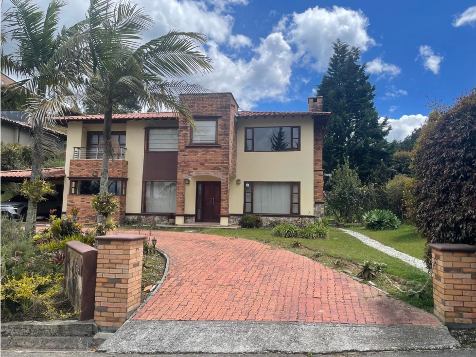 UNA CASA EN EL ALTO EL SUEÑO DE TODOS, ESCOBERO PARTE ALTA