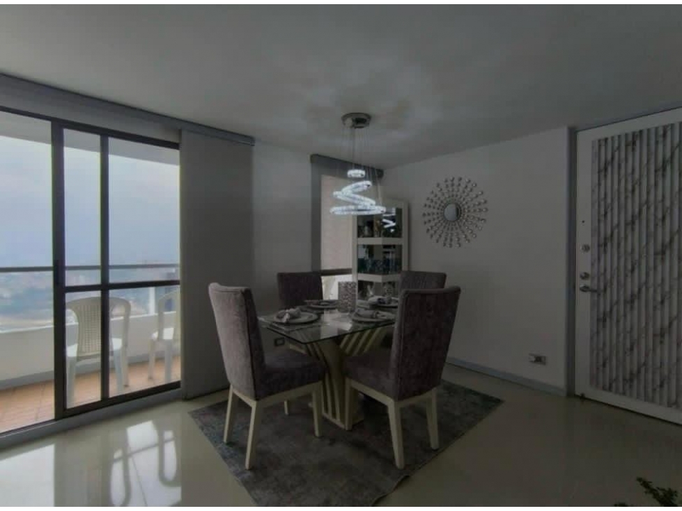 APARTAMENTO EN ENVIGADO CON VISTA ÚNICA- ALTO DE LAS FLOREZ — foto 4