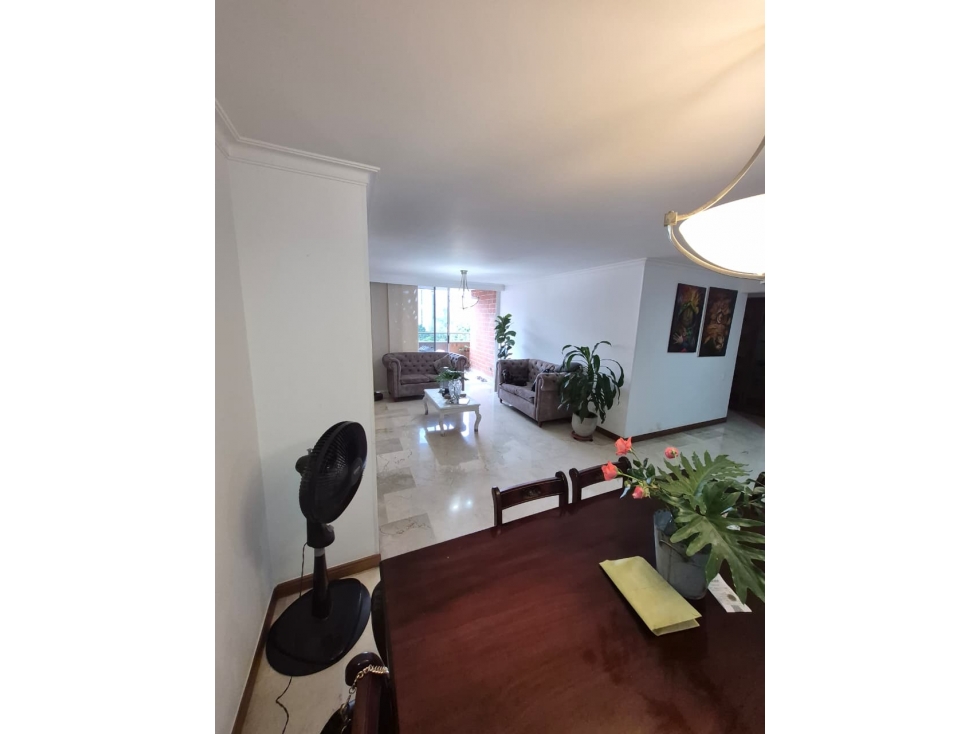 APARTAMENTO CLÁSICO EN EL SEGUNDO PARQUE DE LAURELES — foto 3