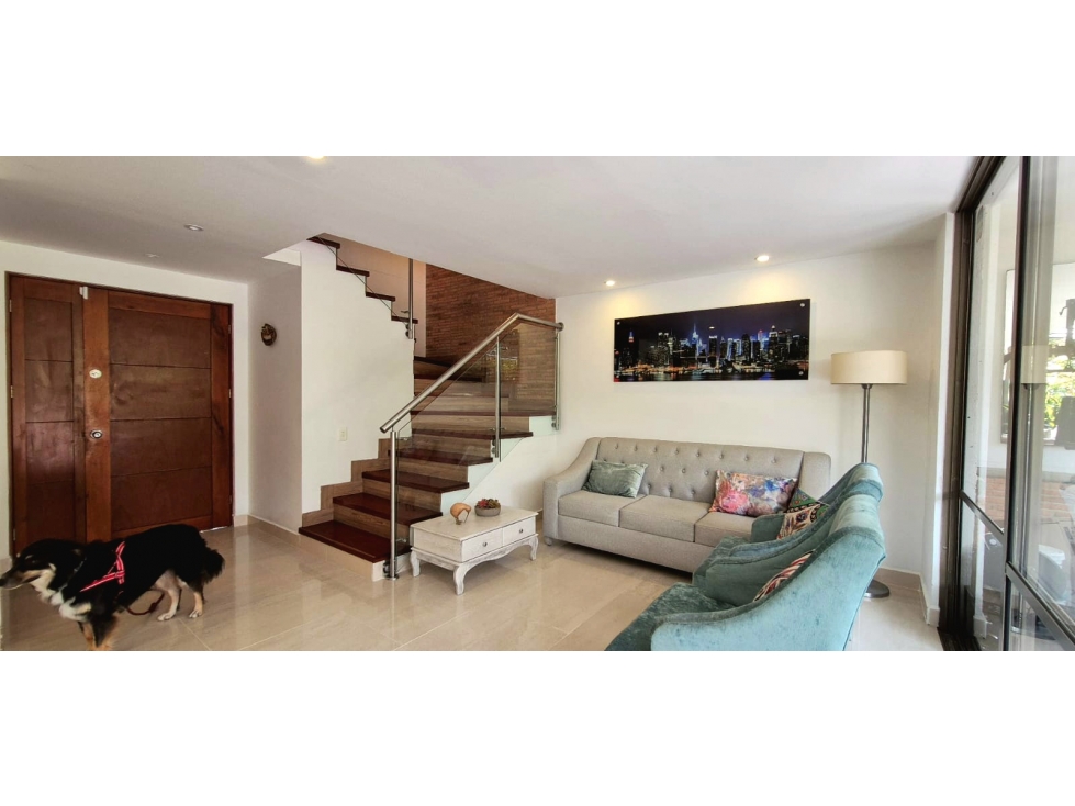 HERMOSA CASA EN VENTA ENVIGADO LOMA DEL CHOCHO — foto 2