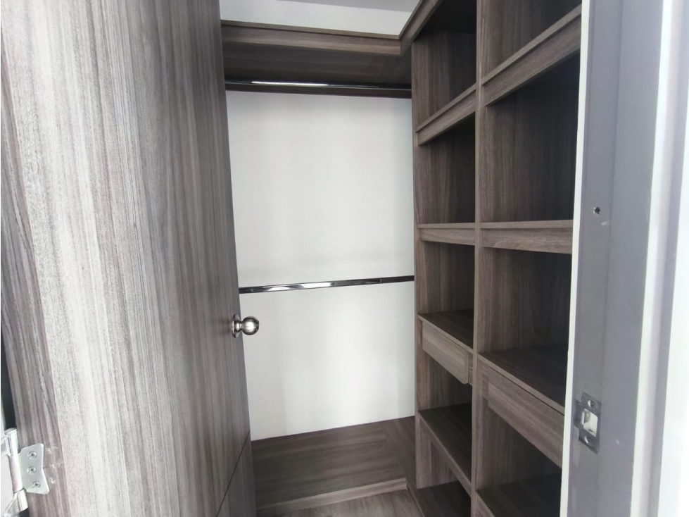 APARTAMENTO EN VENTA EN ENVIGADO SEÑORIAL 83 m² — foto 3