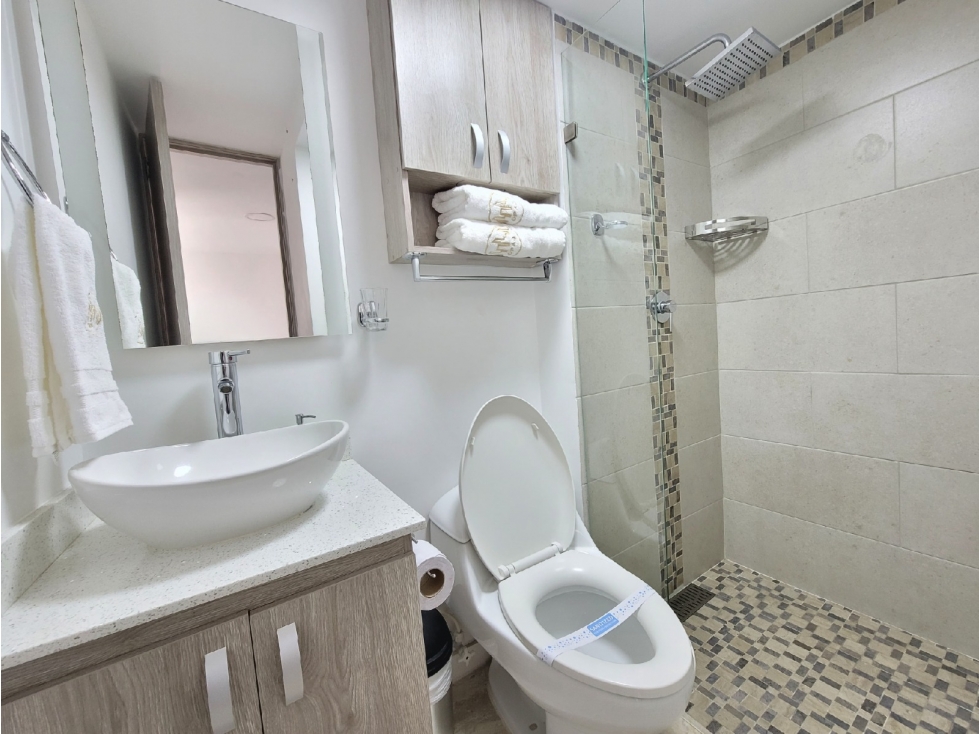 APARTAMENTO CERCA AL PARQUE PRINCIPAL DE SABANETA — foto 2
