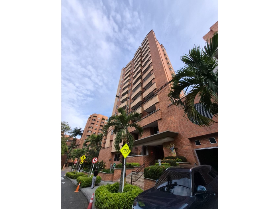 APARTAMENTO CLÁSICO EN EL SEGUNDO PARQUE DE LAURELES — foto 5