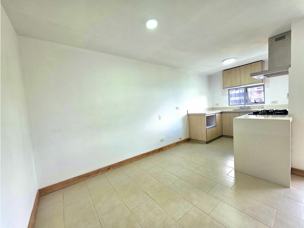 HERMOSO APARTAMENTO EN VENTA ENVIGADO LOMA DE LAS BRUJAS — foto 4