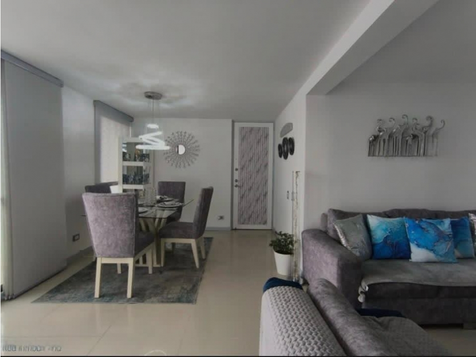 APARTAMENTO EN ENVIGADO CON VISTA ÚNICA- ALTO DE LAS FLOREZ