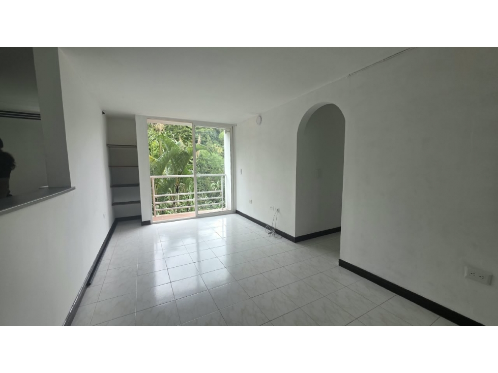 OPORTUNIDAD PARA REMODELAR, SUPER PRECIO-ENVIGADO — foto 2